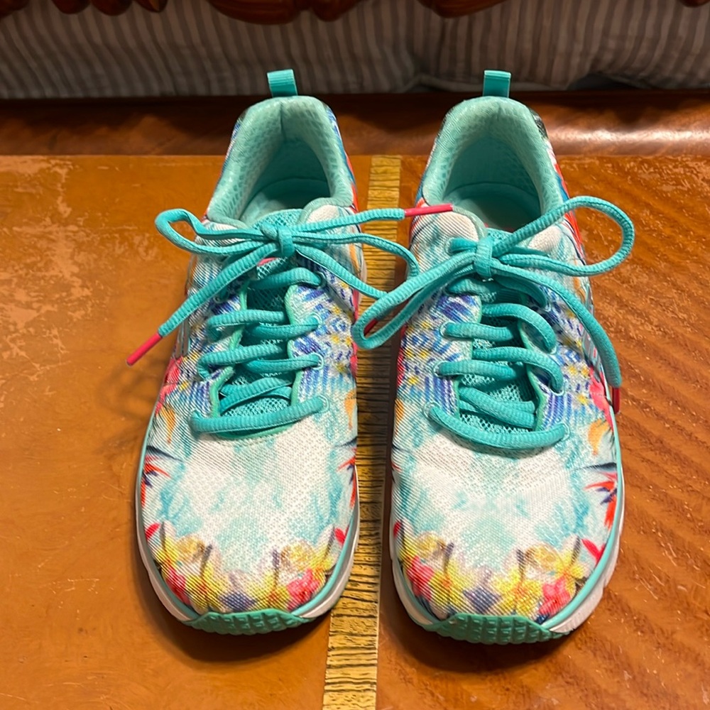 Skechers Air-Cooled Memory Foam Floral Sneaker Size
